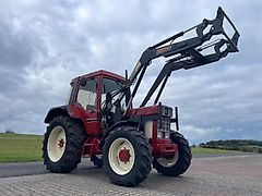 Case IH 844 XL mit Frontlader